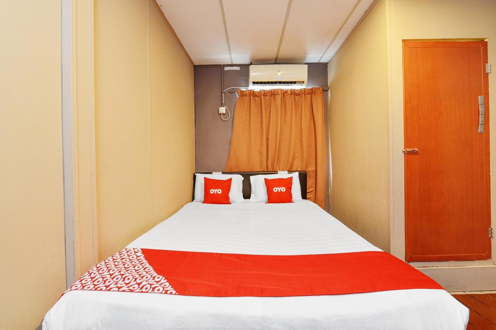 Oyo 90627 Pulau Ketam Inn Кланг Екстериор снимка