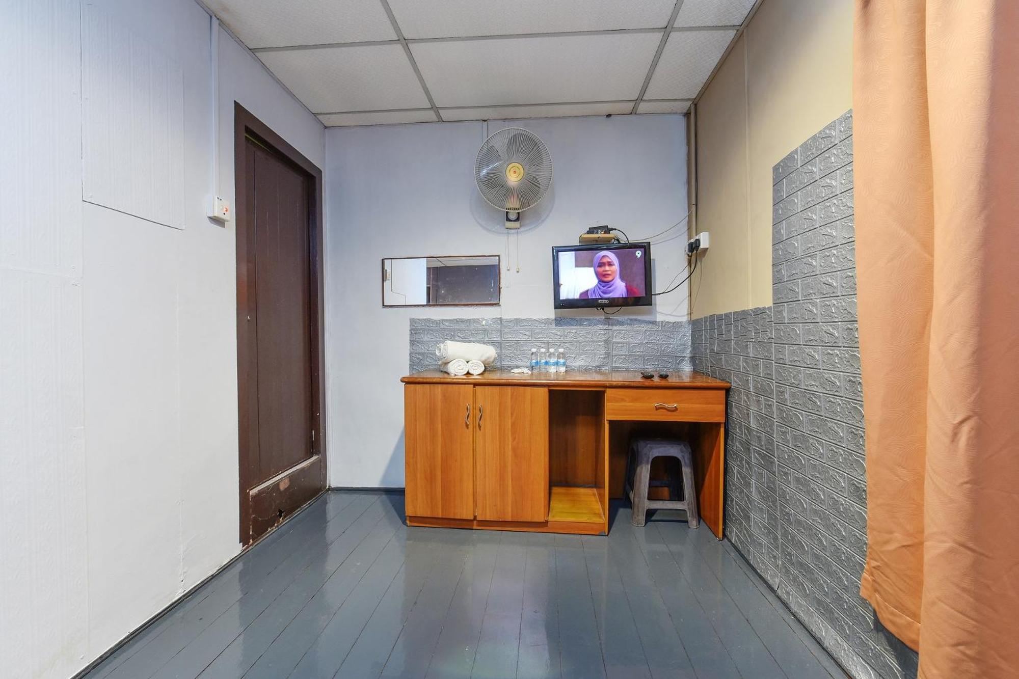 Oyo 90627 Pulau Ketam Inn Кланг Екстериор снимка
