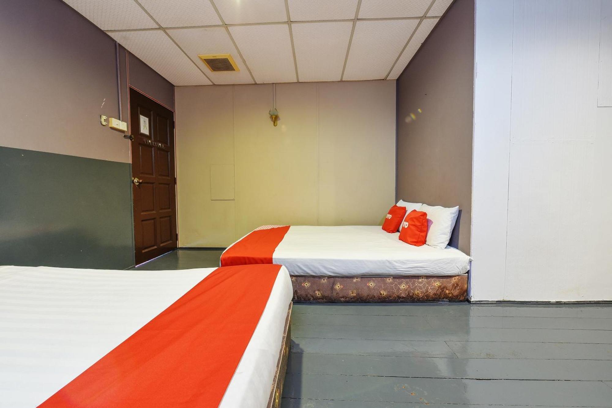 Oyo 90627 Pulau Ketam Inn Кланг Екстериор снимка